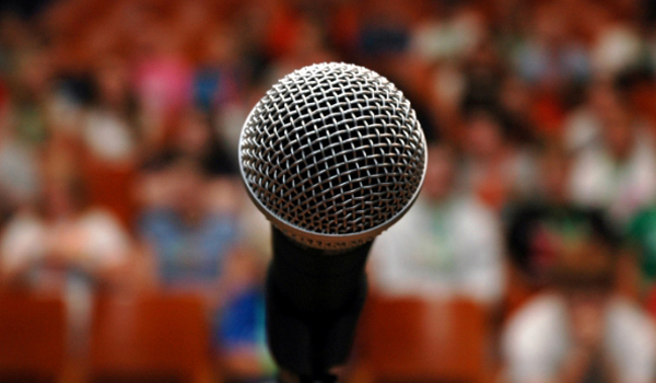 Bạn có biết đến sản phẩm mic kèm loa 3 trong 1 2.jpg